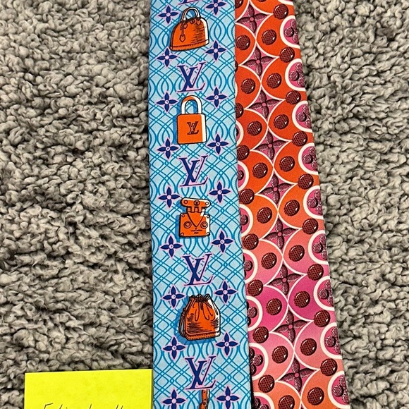 Louis Vuitton Bandeau scarf BB Bubblegum - Picture 2 of 3